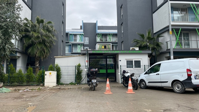 İzmir'deki korkunç cinayetin görgü tanığı konuştu: "Silah sesine koştuk, kanlar içinde bulduk"