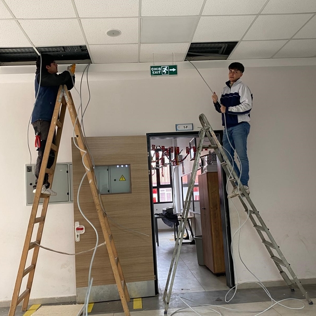 Sarıgöl'ün en büyük okulu klimalarla donatılıyor