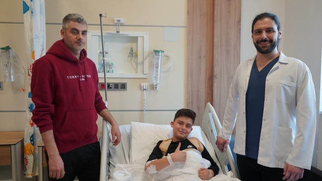 Belindeki tümör nedeniyle felç riski bulunan Bünyamin, sağlığına kavuştu