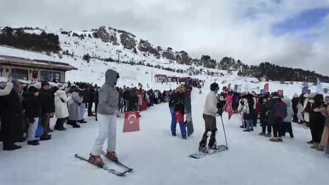 Keltepe Kayak Merkezi'nde hafta sonu yoğunluğu