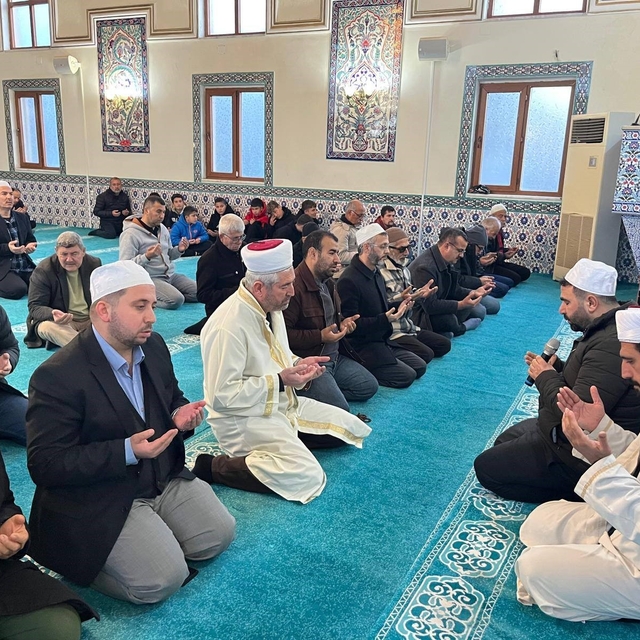 Sabah namazında buluştular