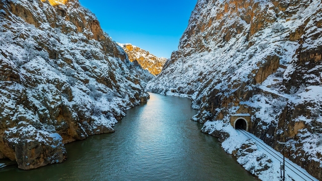 Aydınlık Kanyon: Erzincan'da doğayla iç içe sakin kaçış rotası