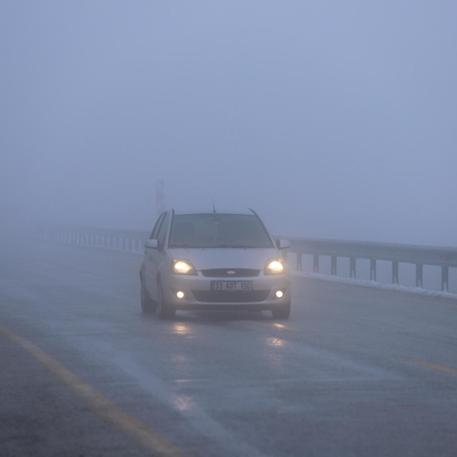 Sertavul Geçidi'nde sis etkili oluyor