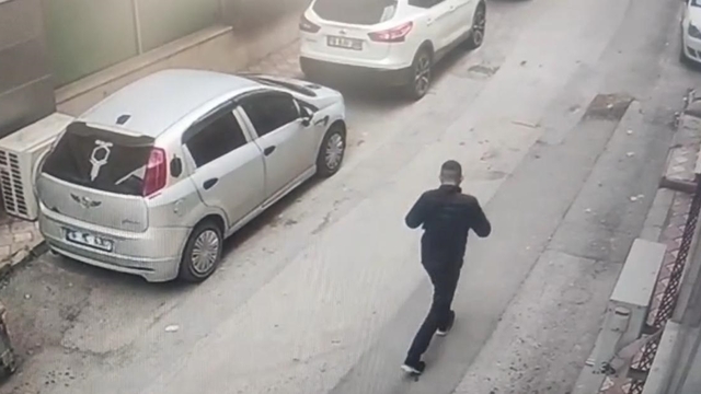 Kuyumculara sahte gram altın satan 2 şüpheli, kamera görüntüleriyle yakalandı