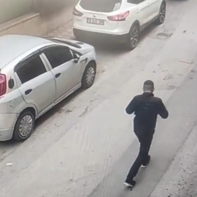 Kuyumculara sahte gram altın satan 2 şüpheli, kamera görüntüleriyle yakalan...