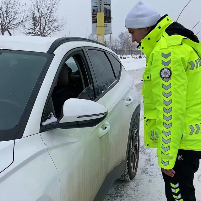 Ağrı'da kış şartlarına yönelik trafik denetimleri sürdürülüyor
