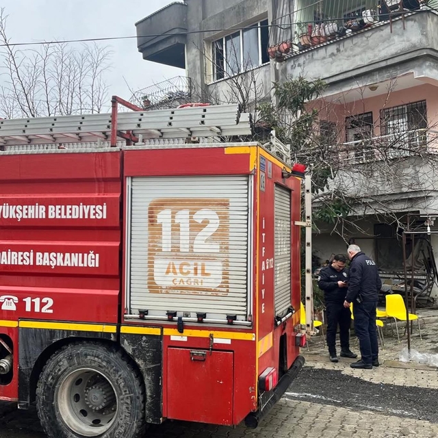 Hatay'da evde çıkan yangında 2 kişi dumandan etkilendi