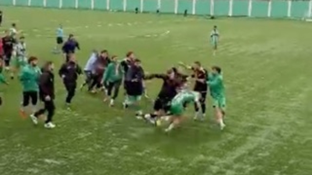 Süper Amatör Lig maçında futbolcular kavga etti; o anlar kamerada