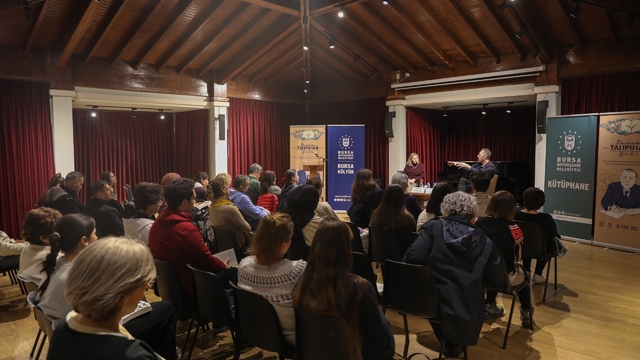 Bursa'da Ahmet Hamdi Tanpınar konuşuldu