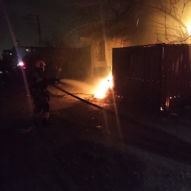 Arsuz'da müstakil evden alevler yükseldi