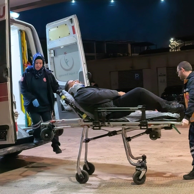 İnegöl'de araçlar çarpıştı: 2 yaralı