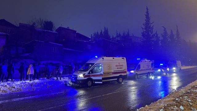 Kahramanmaraş'ta köprüden düşen otomobildeki 5 kişi yaralandı