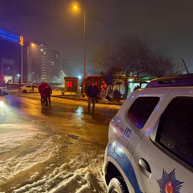 Kayseri'de oğlu, babasının büfesini kurşunladı