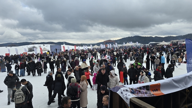 Keltepe Kayak Festivali renkli görüntülere sahne oldu
Karabük'ün zirvesinde kayak festivali heyecanı
7'den 70'e herkes kayak festivalinde doyasıya eğlendi