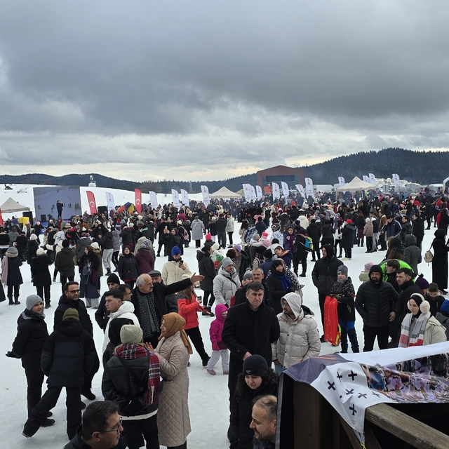 Keltepe Kayak Festivali renkli görüntülere sahne oldu
Karabük'ün zirvesinde...