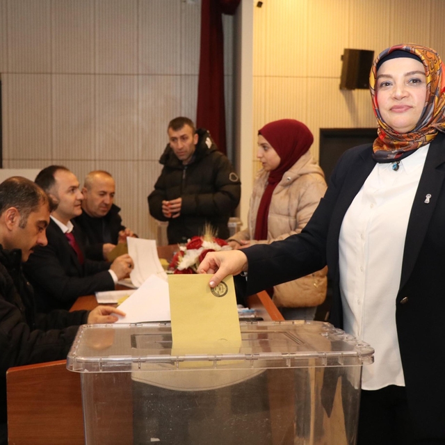 Oltu esnafının rakipsiz başkanı Ümmühan