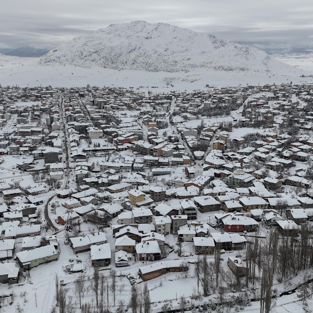 Adana'nın Tufanbeyli ilçesinde beyaz masal