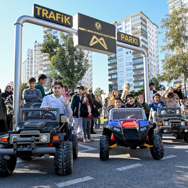 Mersin'deki Trafik Parkı çocukların akınına uğradı