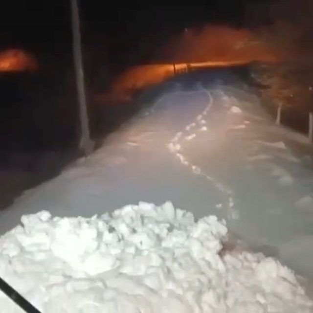 Elazığ'da kapanan 67 köy yolunu açma çalışmaları sürüyor