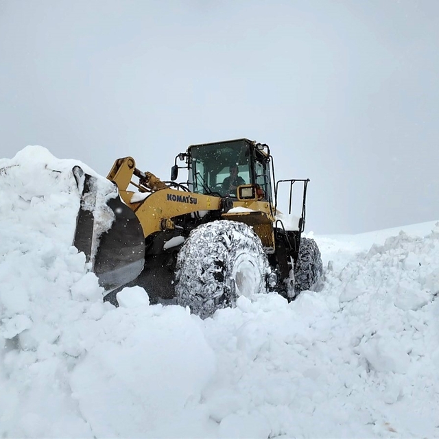 Bingöl'de 56 köy yolunda çalışmalar sürüyor