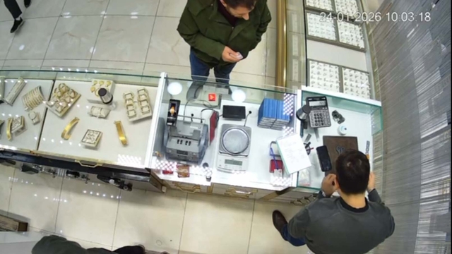 Eskişehir'de kuyumcuya sahte bilezik satmaya çalışan şüpheli yakalandı