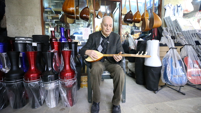 Edirneli Ramadan usta hayatını saz ve müziğe adadı