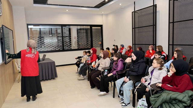 Gençlik Meclisi'nden dolu dolu tatil etkinlikleri