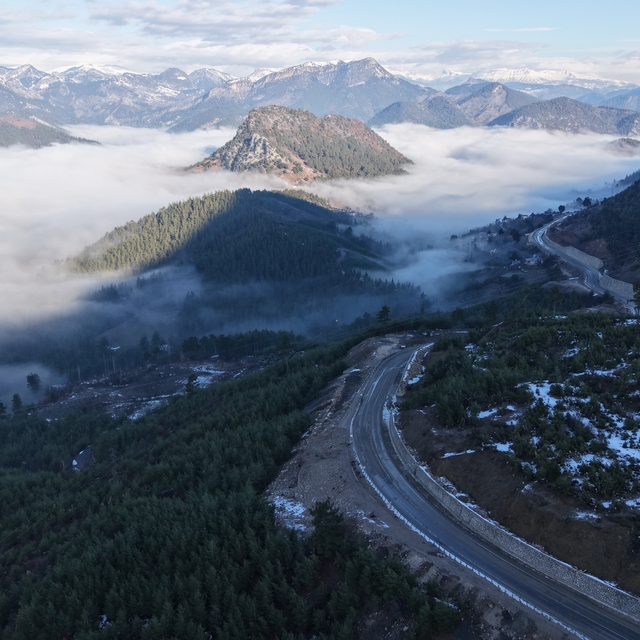 Adana'nın Feke ilçesinde mest eden sis manzarası