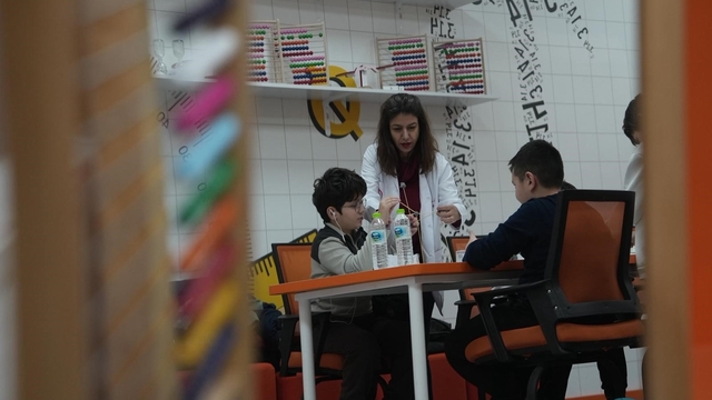 Düzce Bilim Merkezi ara tatilin adresi
Tatili atölye etkinlikleriyle geçiriyorlar