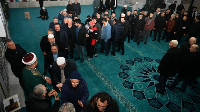 Başkan Büyükkılıç, sabah namazında vatandaşlarla buluştu