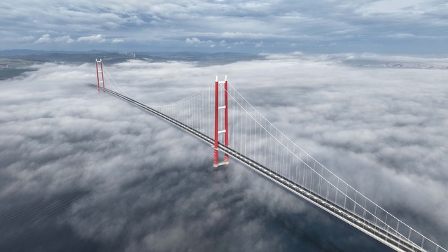 Çanakkale Boğazı, sis nedeniyle çift yönlü olarak ulaşıma kapatıldı (2)