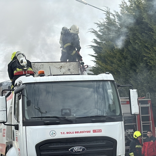Bolu'da yol süpürme aracında çıkan yangın söndürüldü