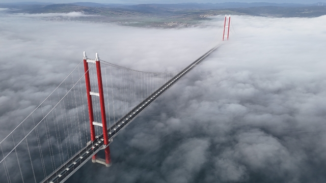 1915 Çanakkale Köprüsü sisler içinde mest etti