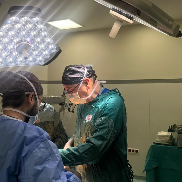 Artroskopik cerrahi ile omuz ağrılarına son