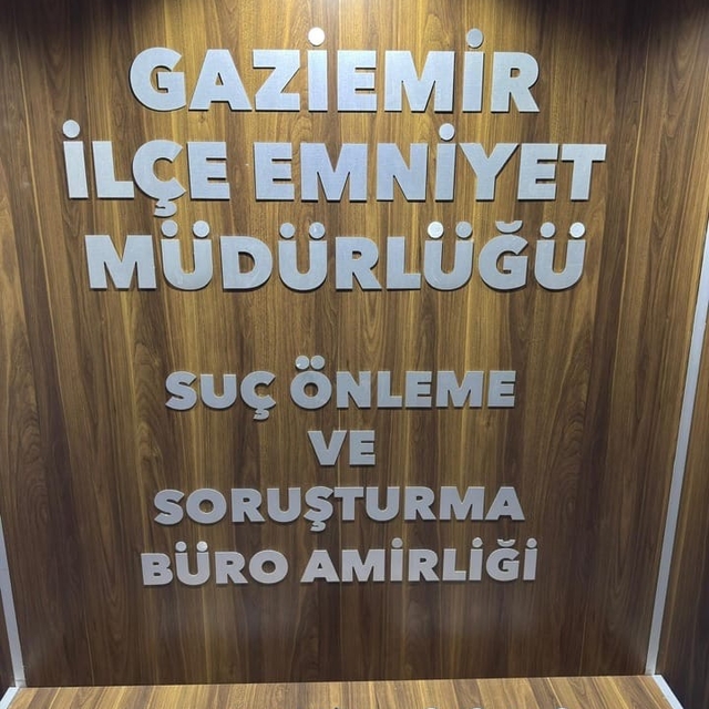 Gaziemir'de evlerinde uyuşturucu bulunan 2 şüpheli gözaltına alındı