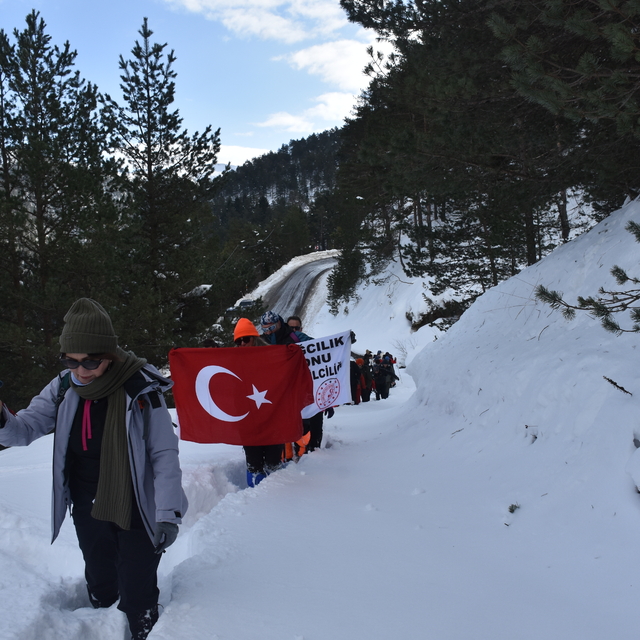 Zigana Dağı'nda 17 yıl önceki çığda hayatını kaybeden 10 dağcı anıldı