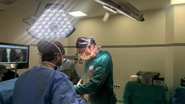 Artroskopik cerrahi ile omuz ağrılarına son