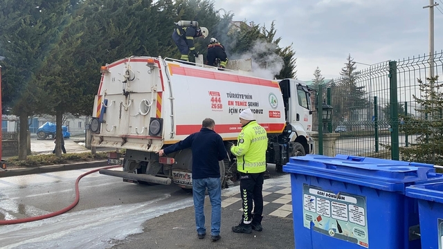 Bolu'da yol süpürme aracında yangın çıktı