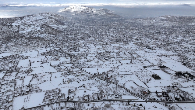 Kayseri'nin kar altında kalan tarihi ve doğal güzellikleri dronla görüntülendi