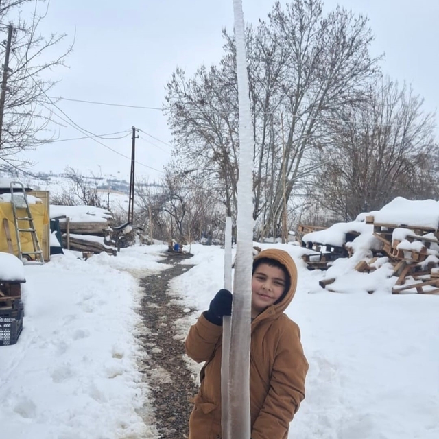 Palu'daki buz sarkıtları görenleri şaşırttı