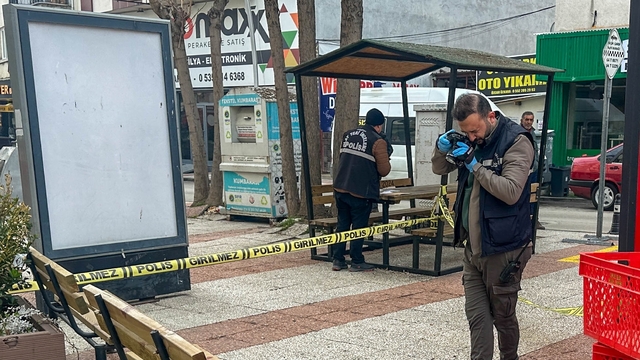 Uşak'ta parkta bıçaklanan kişi ağır yaralandı