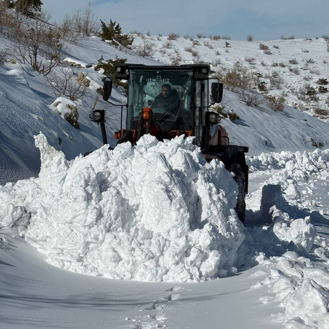 Gercüş'te karla mücadele çalışmaları sürüyor