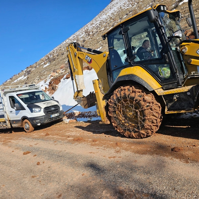 Gercüş'te göçerlerin imdadına Özel İdare yetişti