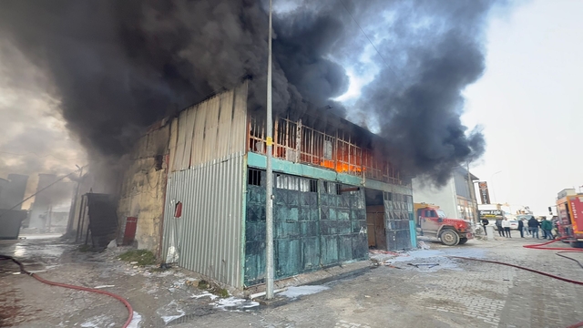 Hatay'da sanayi sitesinde çıkan yangın kontrol altına alındı