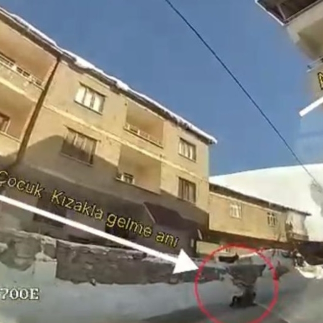 Kızakla kayarken halk otobüsünün altında kalan Lezgin öldü