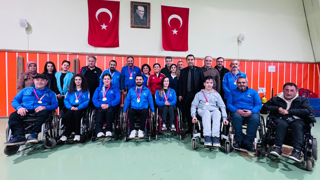 İzmir'de para atıcılık il şampiyonası düzenledi