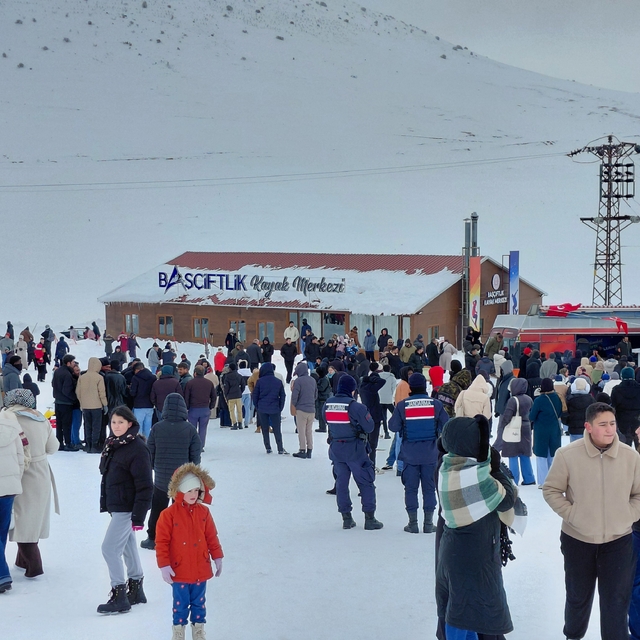 Tokat'ta kar şenliği düzenlendi