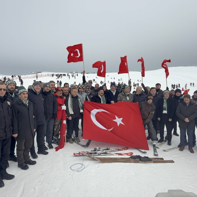 Kayakseverler Başçiftlik'e akın etti