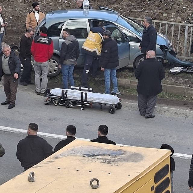 Direksiyon başında kalp krizi geçirip kaza yapan sürücü öldü