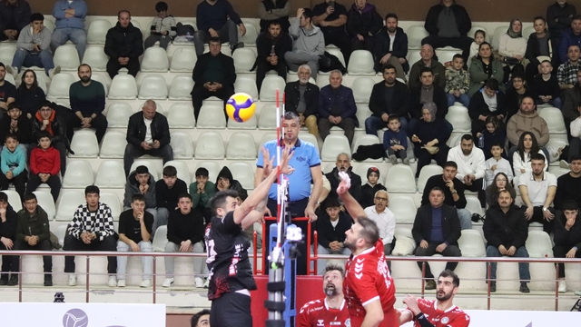 Voleybol: SMS Grup Efeler Ligi